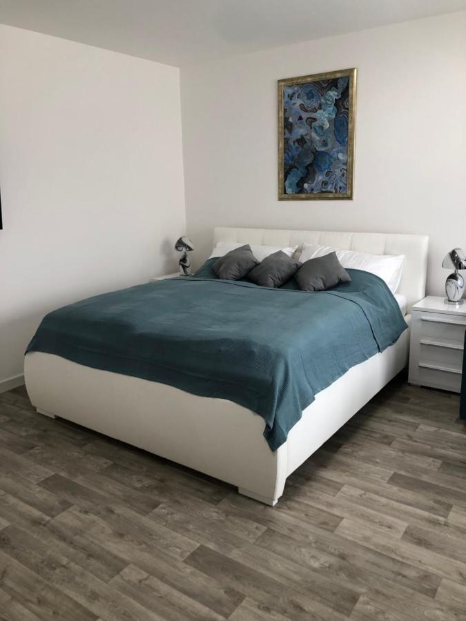Apartman X28 米库洛夫 外观 照片